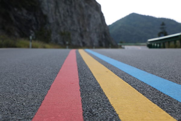 人民币汇率中间价小幅下调 美元指数微幅波动