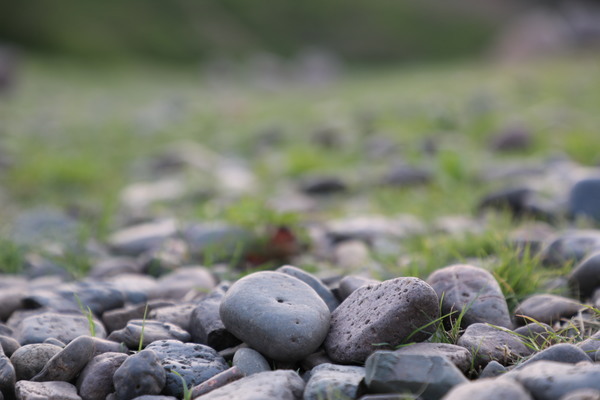 人民币汇率持续走强 欧元美元小幅波动